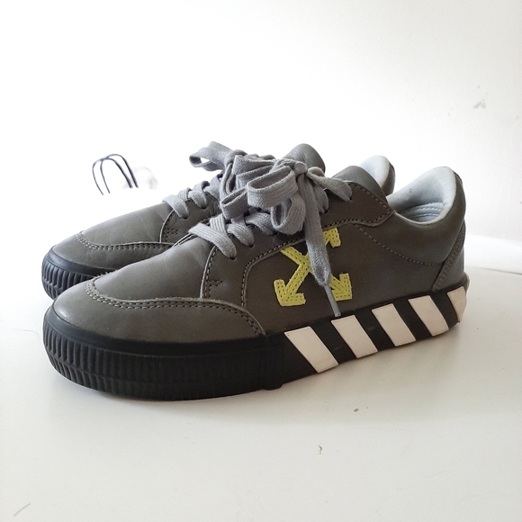 OFF WHITE Leather Vulcanized Lo-Top Sneakers - Picture 3 of 14